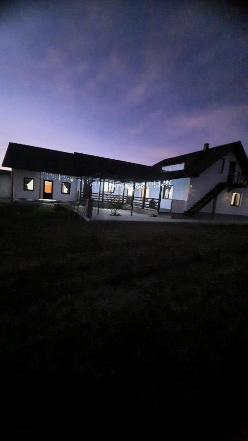 Casuta Din Deal Targu Neamt Eksteriør bilde